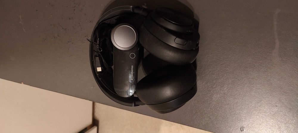 Гейминг компютър + пълен сет периферия – готов за игра