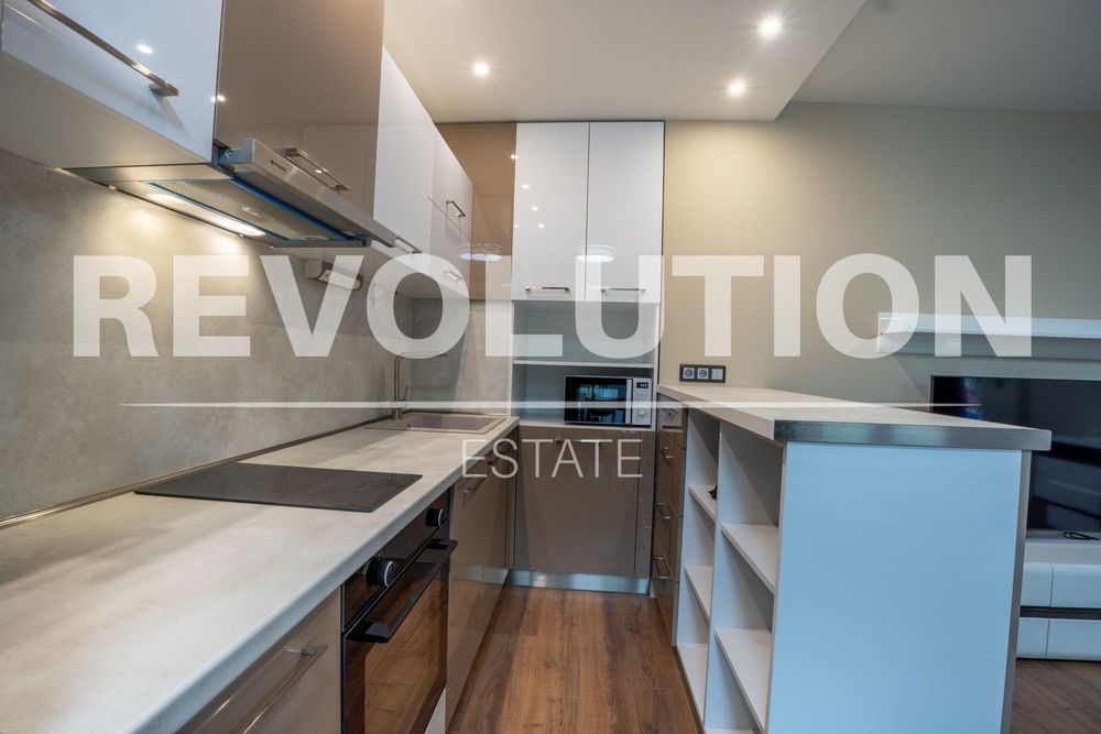 Дава се под наем Двустаен апартамент в Пловдив, Христо Смирненски - 65 кв.м за 600 € - Снимка #3