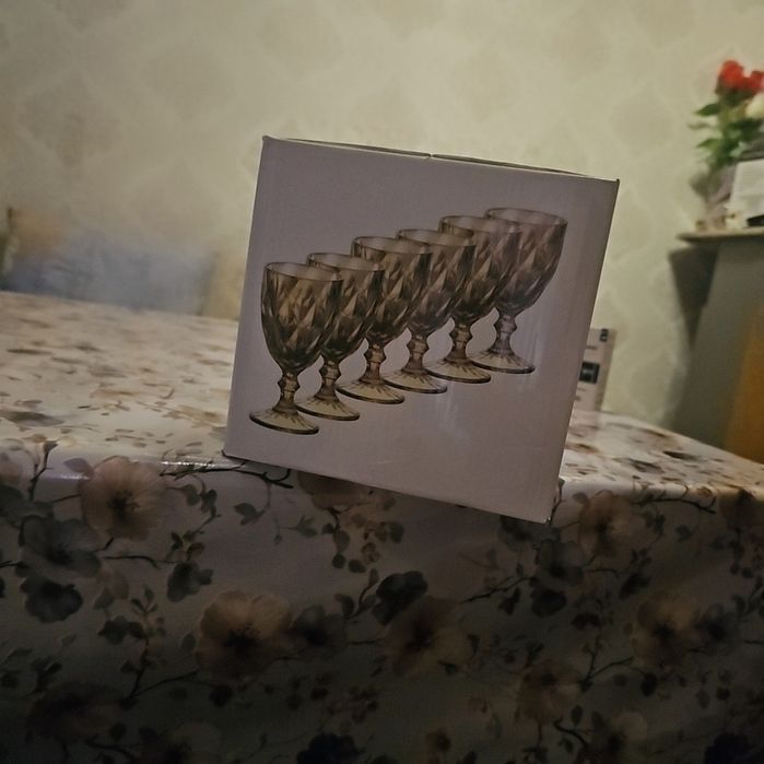 Xrustall fujerlar naborlari sotiladi