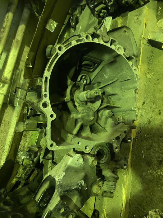 Продам коробку блок рейки мазда