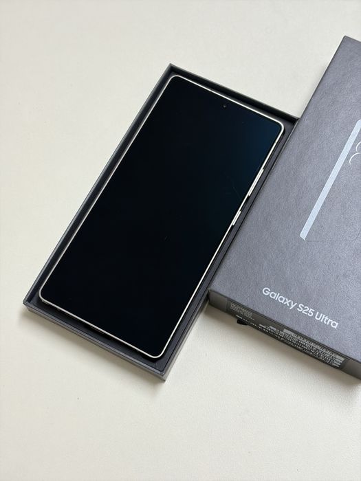 Magazin vinde: Samsung Galaxy S25 Ultra 512gb  / 12 RAM Titanium Gray