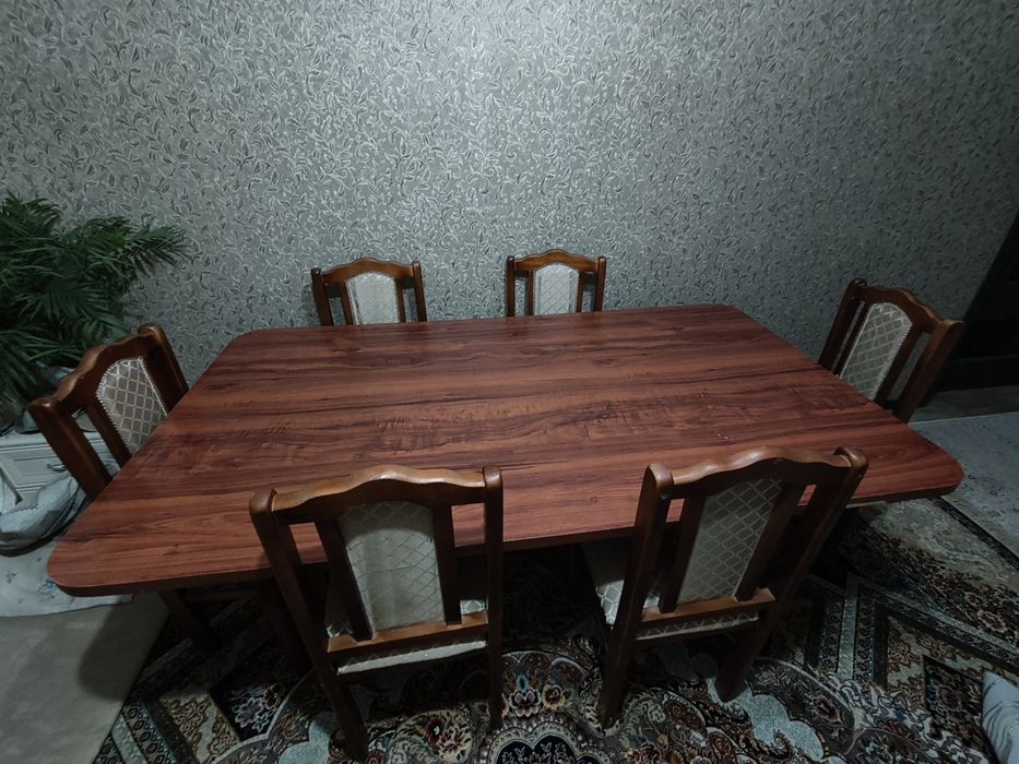 Стол со стульями 230см/120см(примерно)