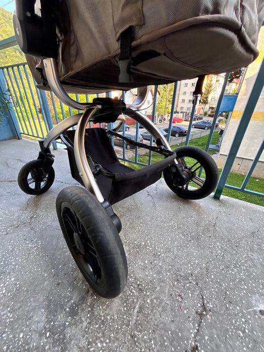 Cărucior bebe Coccolle 2 în 1 – landou + sport, maro/bej – stare foarte bună