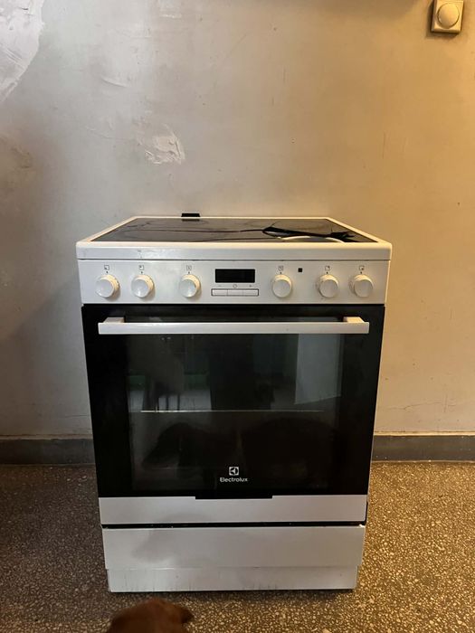 Работеща печка със счупен котлон