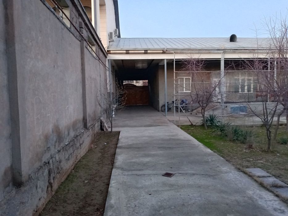 Назарбэк поштадан утканда 8 Чи мактабдан. Чарка кирганда