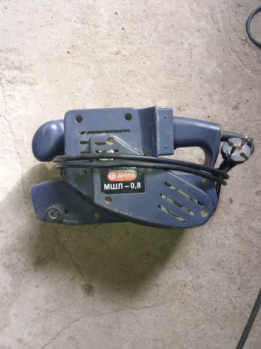 Шлифовальная машинка