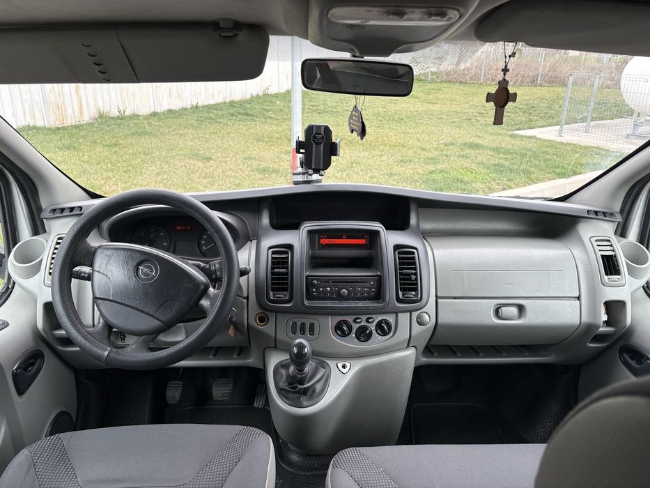 Opel vivaro 8..1  An  2012.  long  2.0 D 114 cp