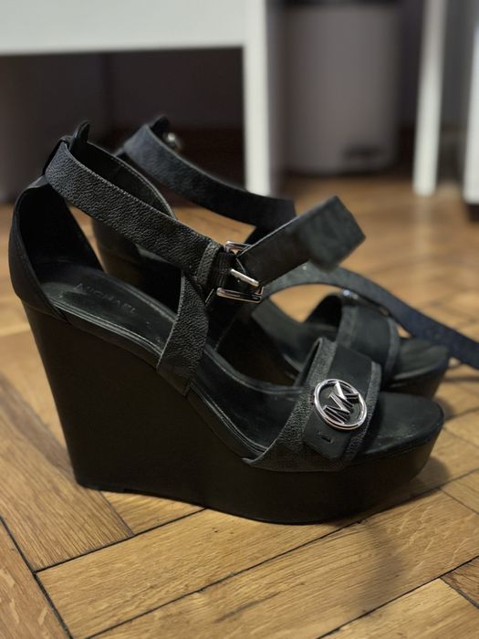 Черни сандали Michael Kors