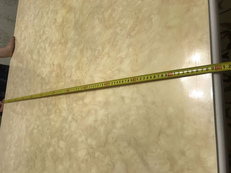 Стол сатылады.Жақсы жағыдайда сақталған.