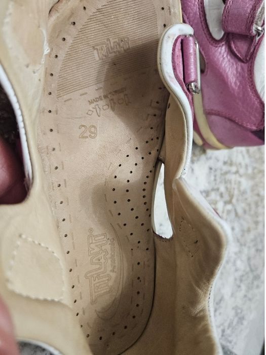 Продам ортопедический сандали с стельки для девочек