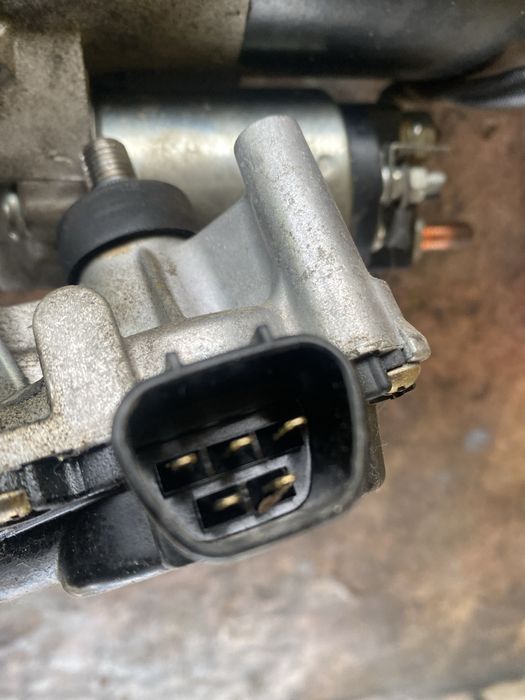 Мотор предни чистачки за мазда 2