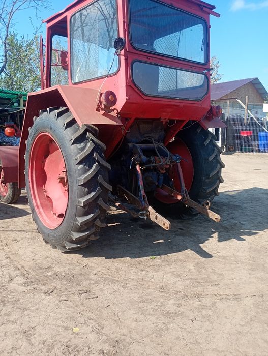 Vând tractor U650