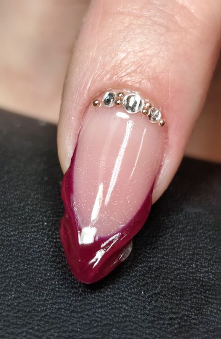 Unghii tehnice  manichiură și pedichiură