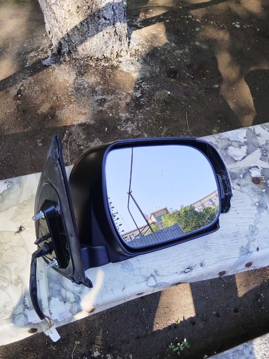 Зеркала заднего вида на Toyota Hilux