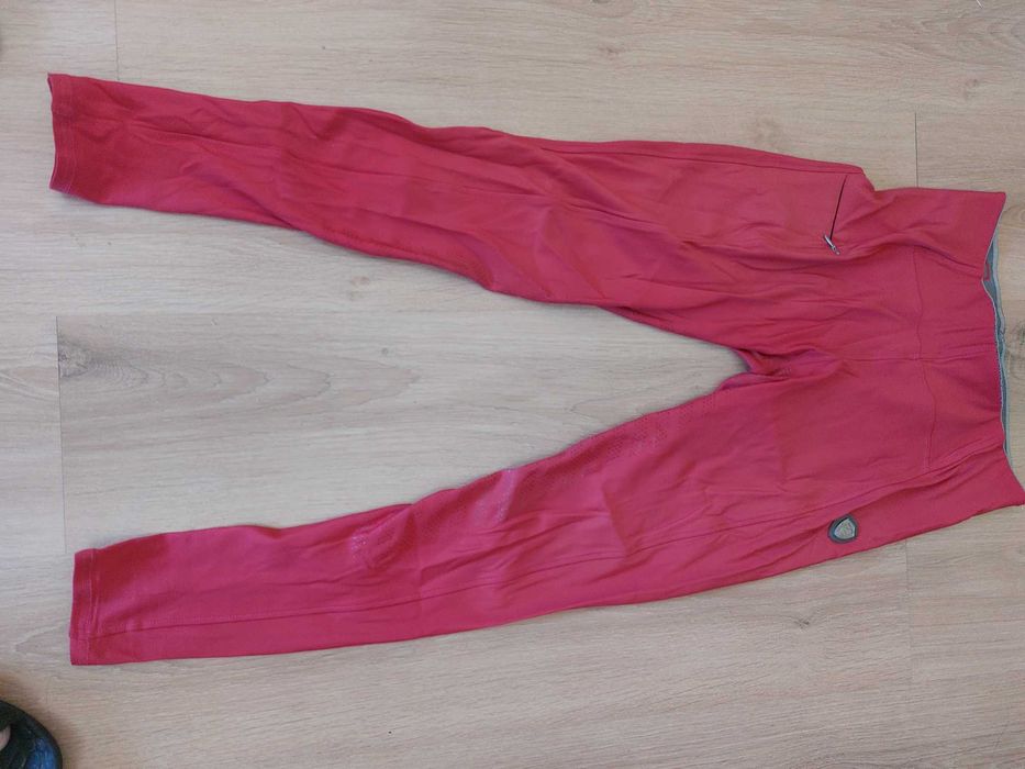 Продавам детски бричове ръкавици и протектор за езда,Тротинетки.