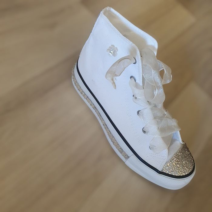 Teniși eleganți mireasă