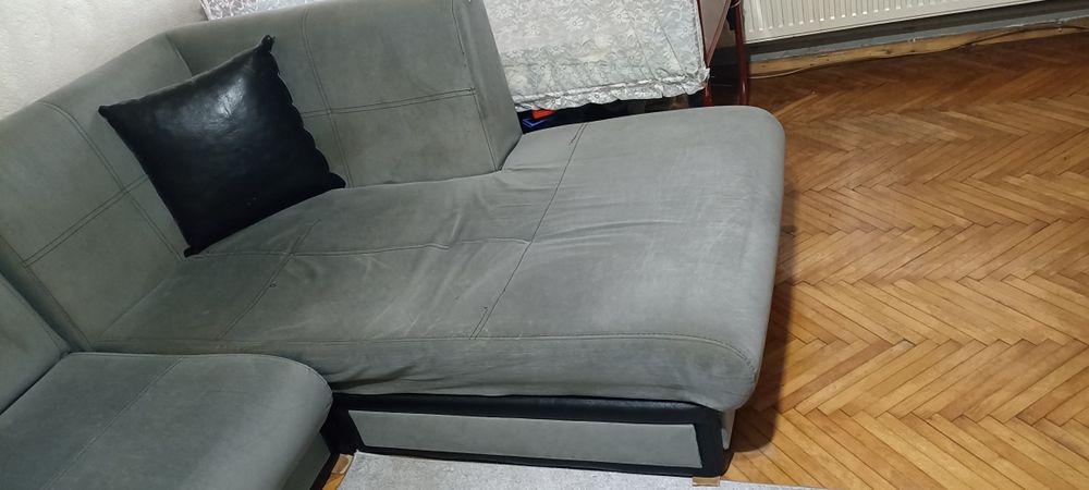 Продавам ъглов диван