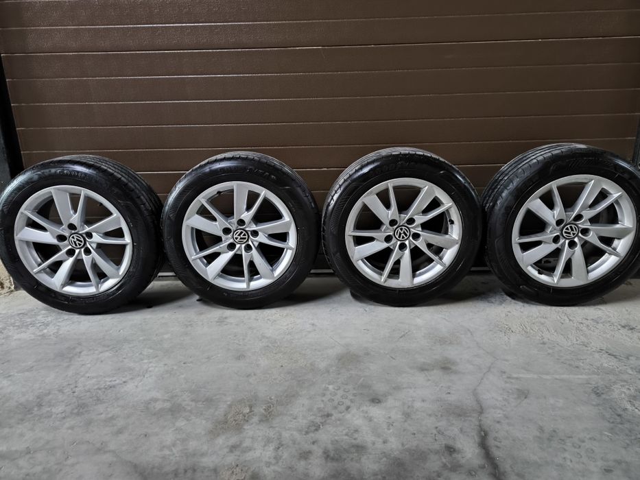Vând Jante aliaj pe 16 inch + cauciucuri de vara  205/55/R16 (DOT 2024)