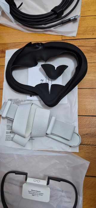 Casca VR Oculus Quest 2 + chit accesorii