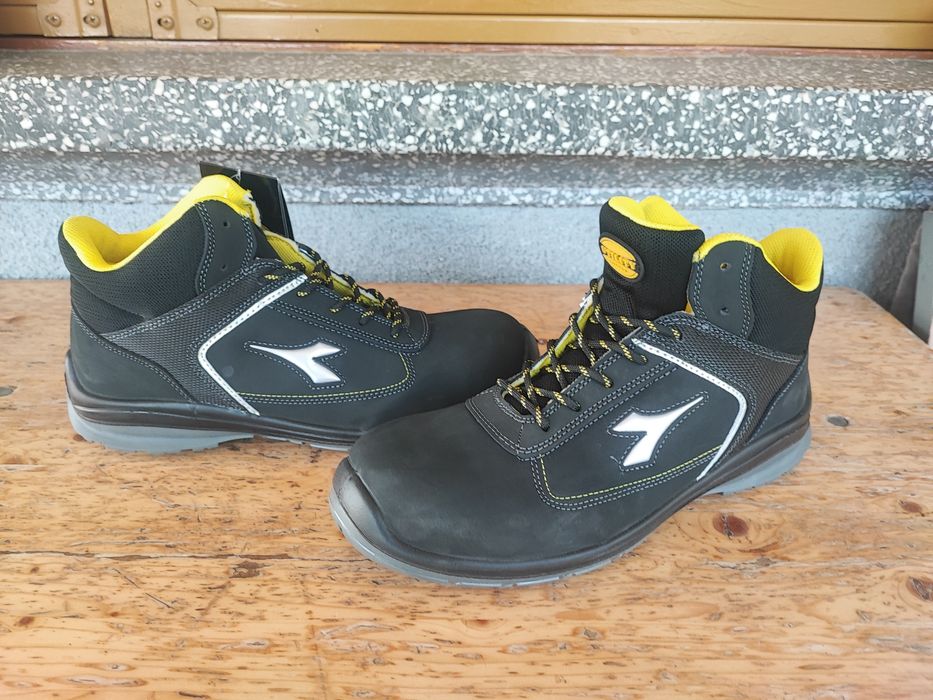 Bocanci 44 diadora bombeu nu uvex atlas  strauss elten mascot