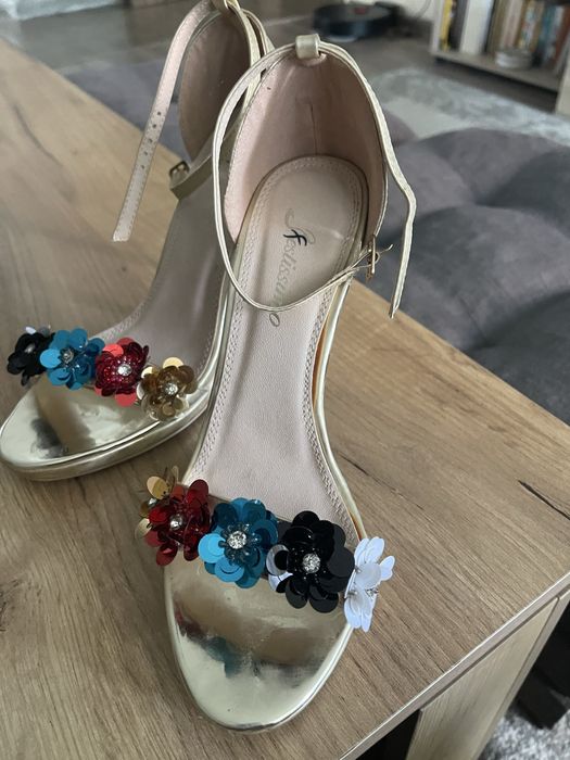 Дамски токчета 38 номер.             .