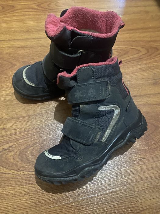 отдам детскую обувь