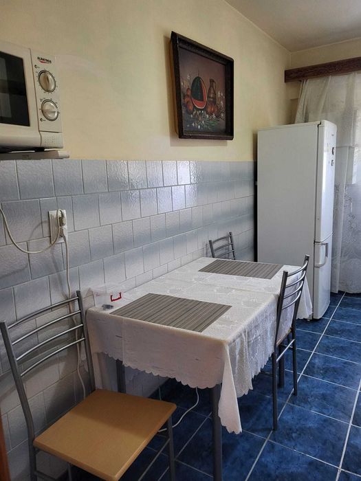 Închiriez aparatment