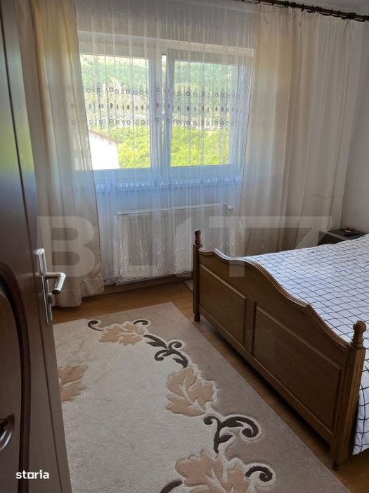 Apartament de vanzare, cu 3 camere, semidecomandat - in Vatra Dornei