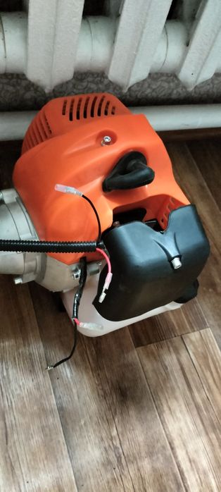 Продам триммер бензиновый