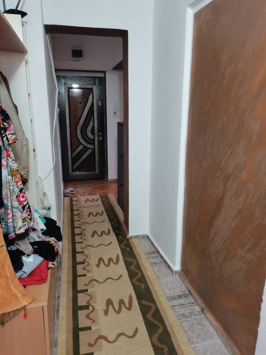 Apartament cu 3 camere  Frumoasa decomandat