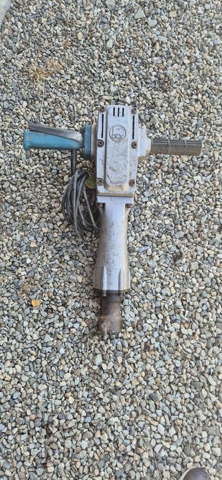 Picamer/ciocan demolator Makita HM1400