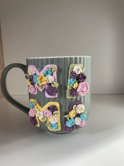 Чаши с ръчно изработена декорация от полимерна глина