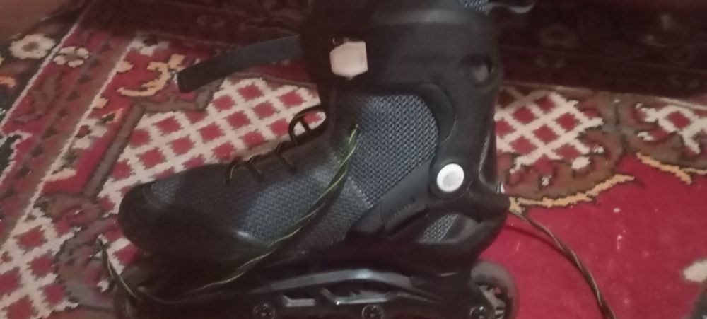 Срочно продам роликовые коньки