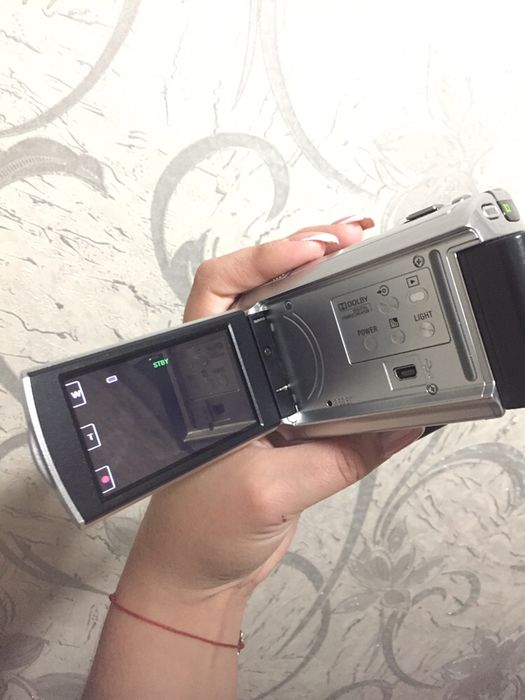 Продам видеокамеру