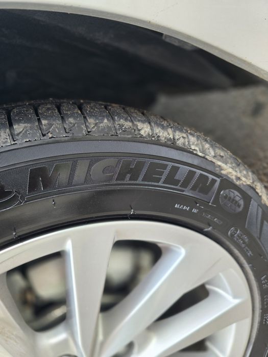 Продам диски с шинами камри 75 оригинал