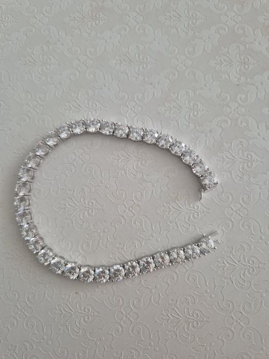 Продам бриллиантовый комплект