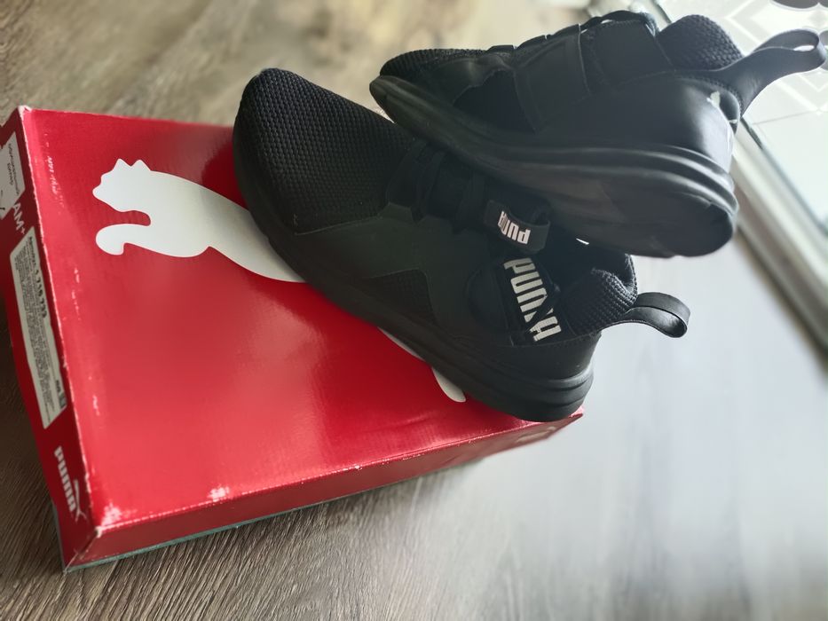 Кроссовки оригинал 5000тг