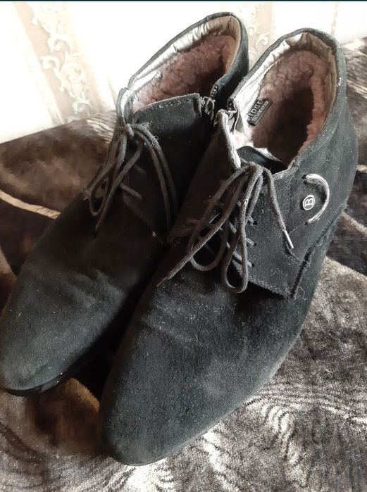 Продаю ботинки ,Полностью натуральные