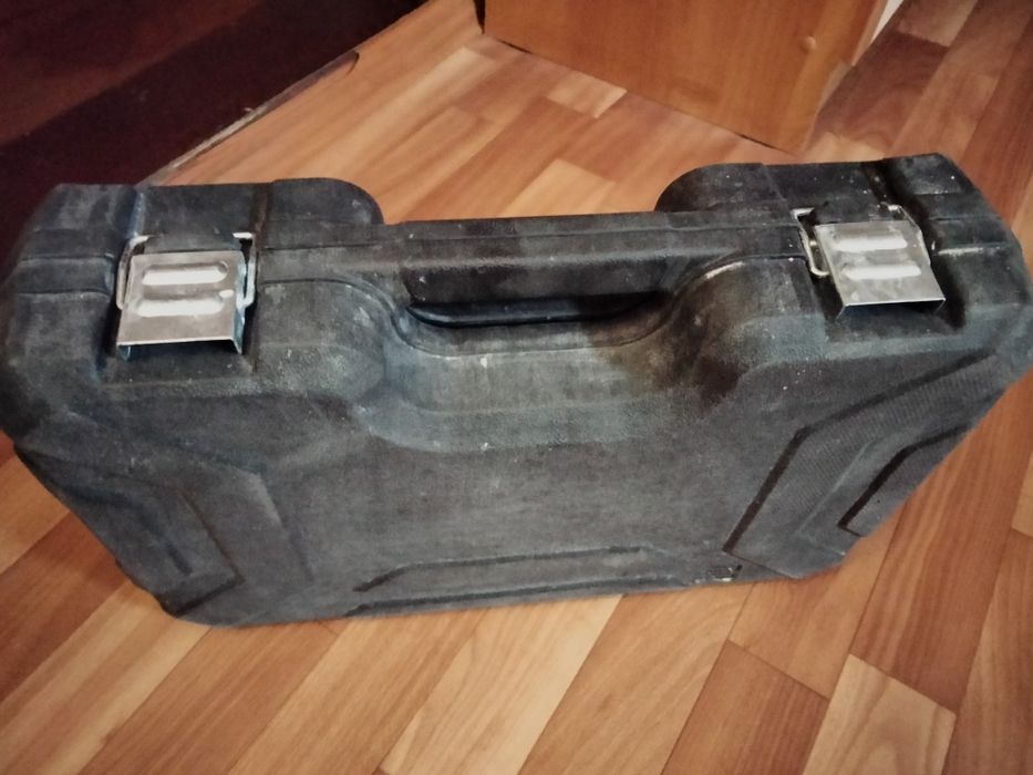 Продаю кейс для перфоратор