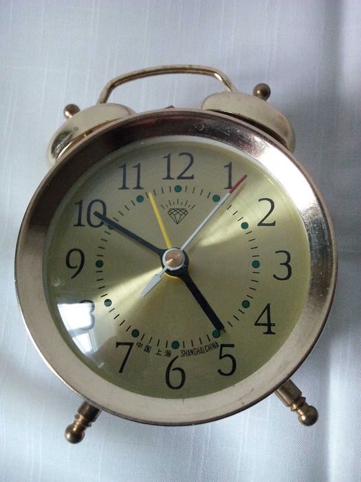 Механичен часовник будилник