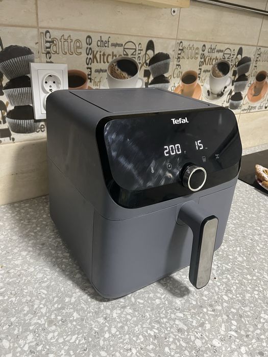 Friteuza cu aer cald Tefal Easy Fry Mega in garantie