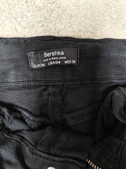 Blugi Bershka 36
