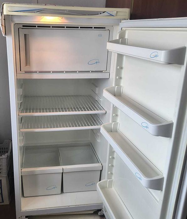 Холодильник б/у в хорошем состоянии