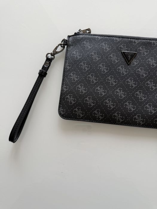 Мъжки клъч Guess