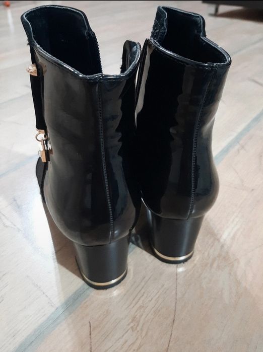 Cizme până la gleznă, mărimea 39