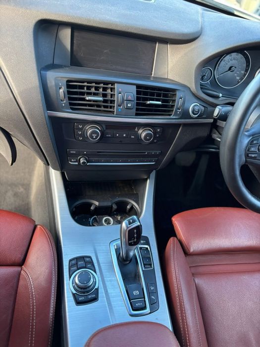 Dezmembrez BMW X3 F25 2.0d xdrive M-Pack 2012 2.0d N47,automat,Xenon