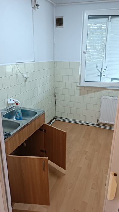 Vând apartament cu 3 camere etaj 3 micro 4 Hunedoara