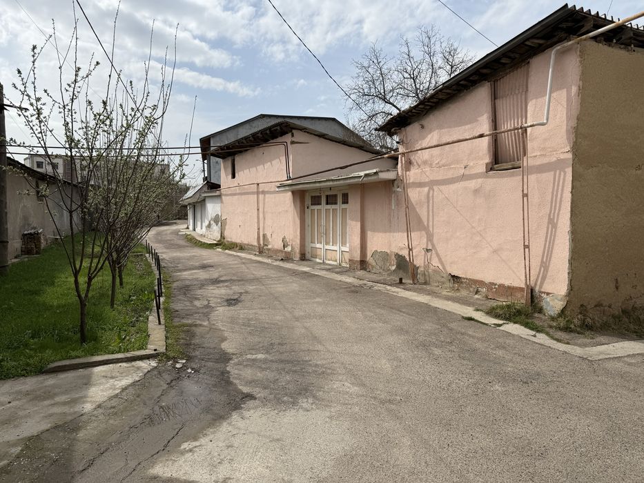 Новза метро Чилонзор райенда 10 сотих участка ховли Сотилади