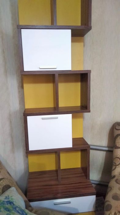 Продам два шкафа. И компьютерный стол