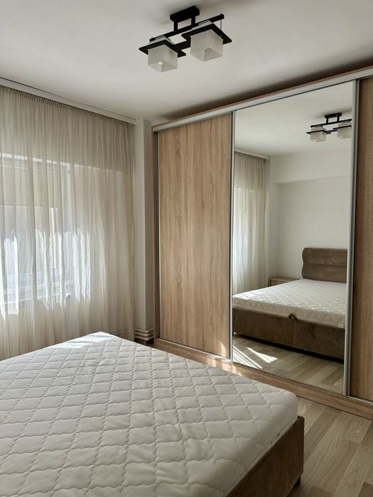 Centru Vechi/Peninsula | Proprietar – 3 camere, 85 mp, mobilat, centrala, 2 AC